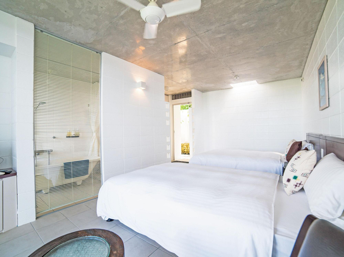 Bedroom 2, 413 hamahiga Hotel&Cafe, Uruma