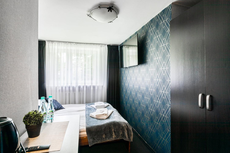 Bedroom, Willa Bialy Domek - Jacuzzi & 600m Krupowki, Tatra