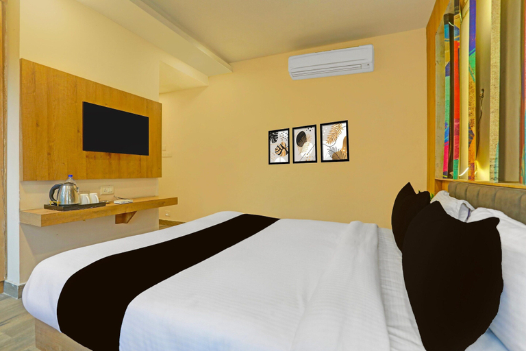 Room 4, Super Deluxe Roomhotel Kuber Inn, Dhanbad