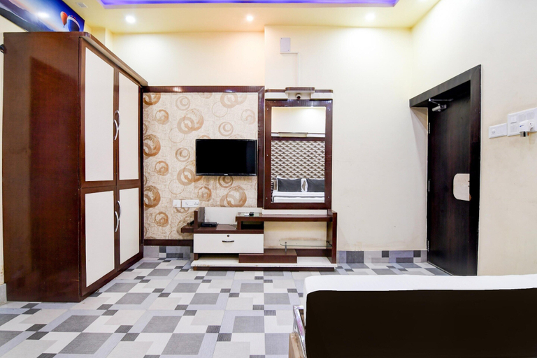 Room 4, Classic With Balconyroyal Inn, Barddhaman
