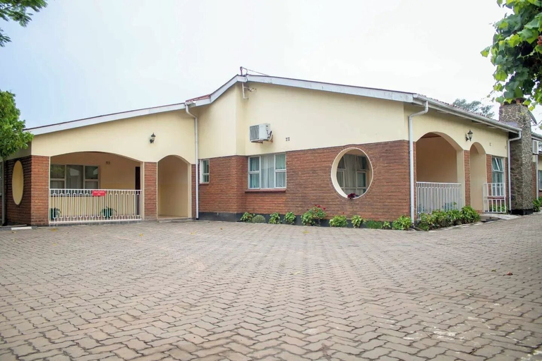 Exterior, Bonifant lodge, Blantyre City