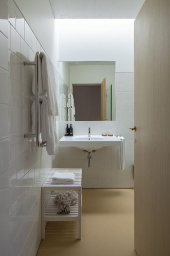 Bathroom 2, Quinta do Outeiro 1598, Ponte da Barca