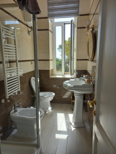 Bathroom, Villino Emanuele, Rome