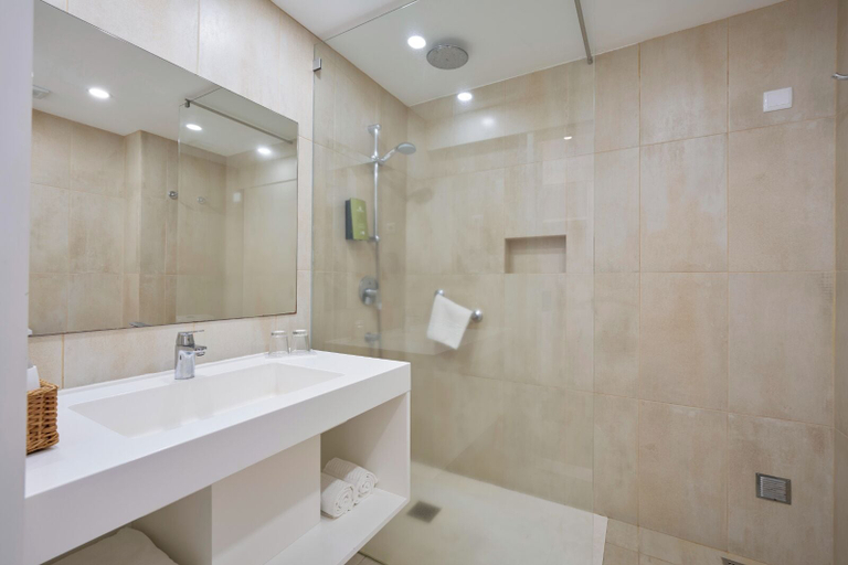 Bathroom 5, Caloura Hotel Resort, Lagoa