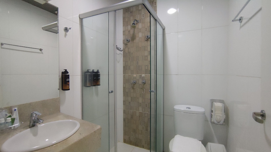 Bathroom 4, Assay Plaza Hotel, Hortolândia