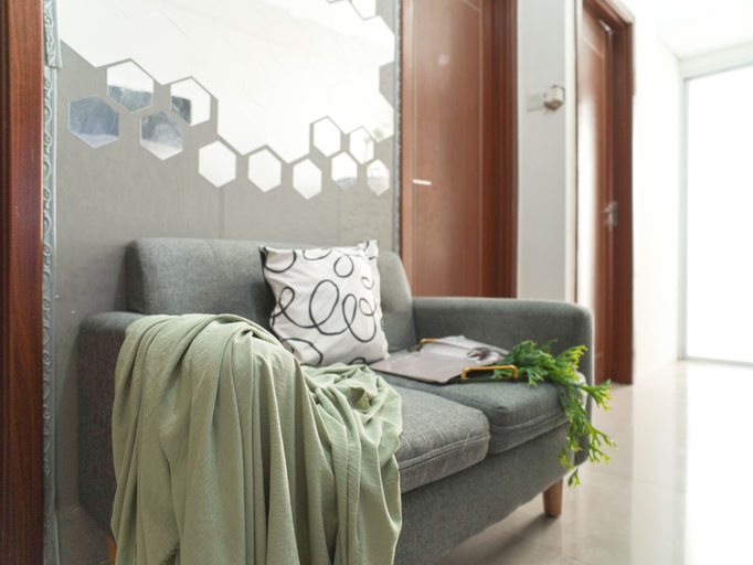 Living Room 4, 3 Pax Practical 2BR at Vittoria Residence By Travelio, Jakarta Barat
