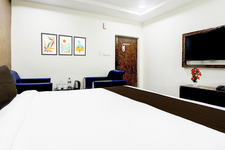 Room 2, Deluxe With Twin Bed Bluemoon Hotel, Khammam