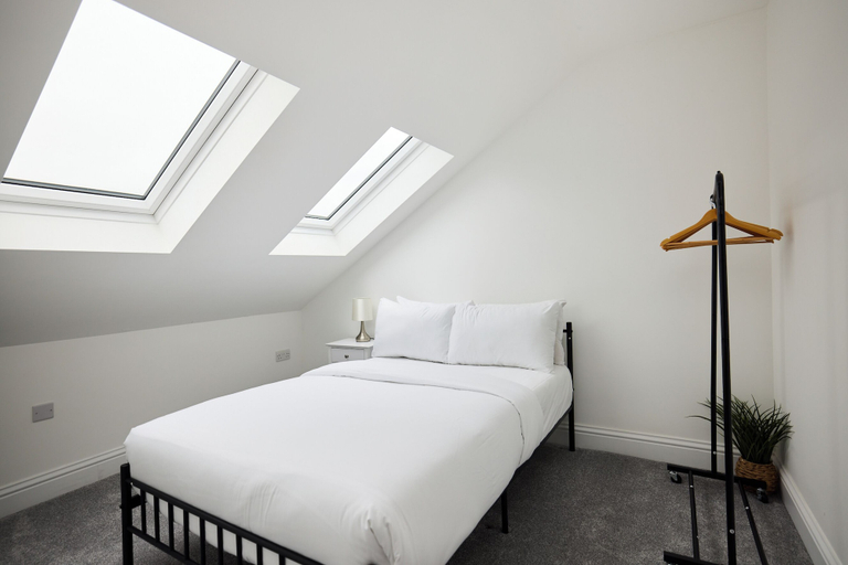 Room 2, The Gallery House on Grayling, London