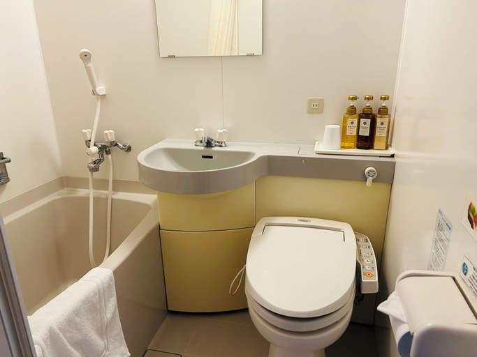 Bathroom 3, Kanonji Grand Hotel, Kan'onji