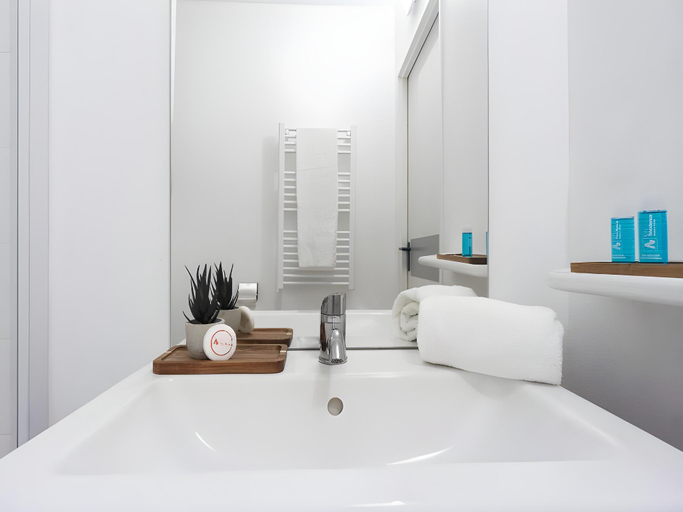 Bathroom 4, City Residence Access Strasbourg, Bas-Rhin