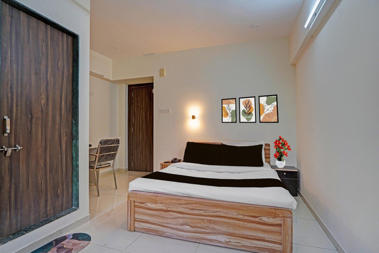 Room 3, Classic With Balcony I- Siri Lodge, Pune