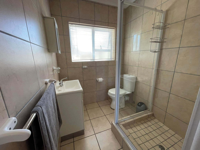Bathroom 3, Aloe Ridge Self Catering Cottages, Eden