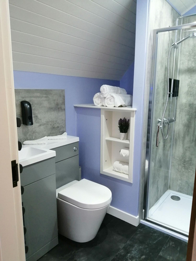 Room 2, Hillhead Hideaways, Moray