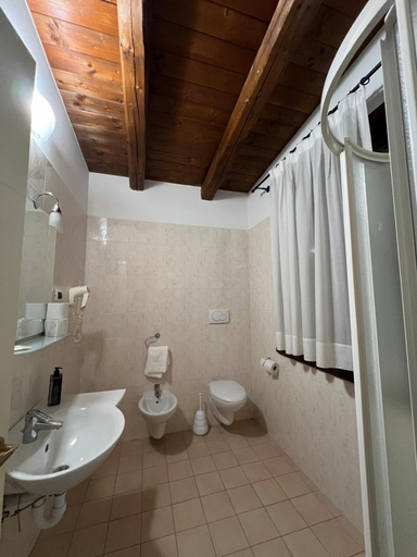 Bathroom, La Stazione, Pordenone