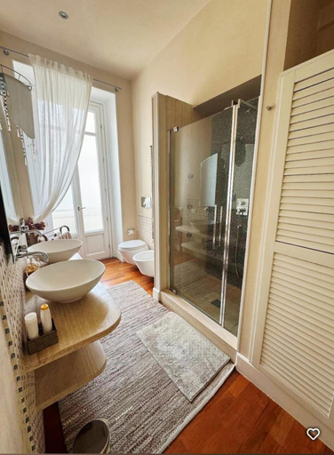 Bathroom, I Love Mergellina, Napoli