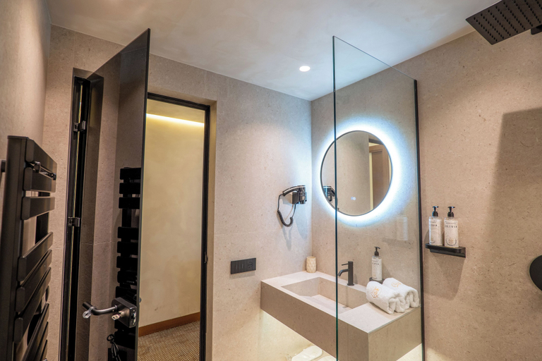Bathroom 3, Mattis Hotel, Tirana