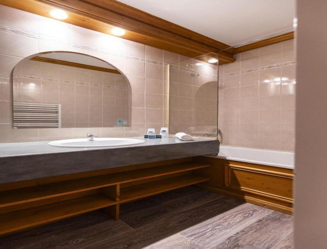 Bathroom, Premium Family Hub for Five Guests, Savoie