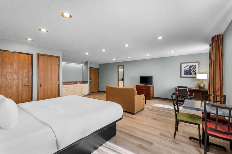 Bedroom 3, Quality Inn Waverly, Bremer
