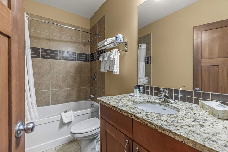 Bathroom 4, Canmore Rocky Mountain Inn, Division No. 15