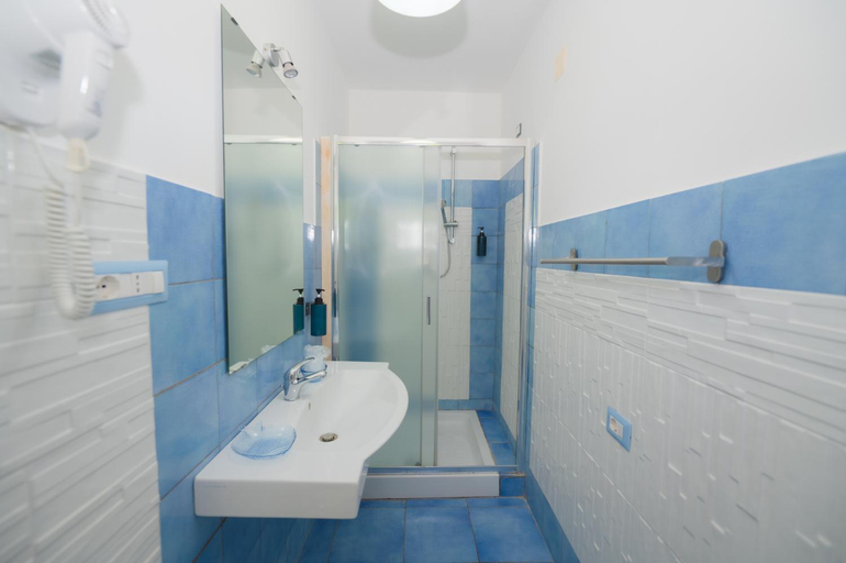 Bathroom 5, Belvedere, Napoli