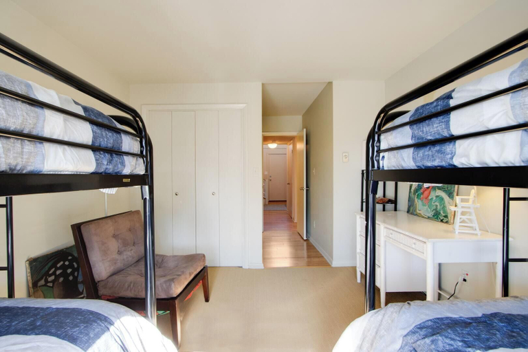 Room 3, Snug Harbor 7, Sussex