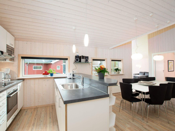 Interior 5, Cosy Coastal Stay for 6 Guests, Ostholstein