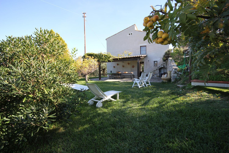 Others 5, Casa Margaret, Palermo