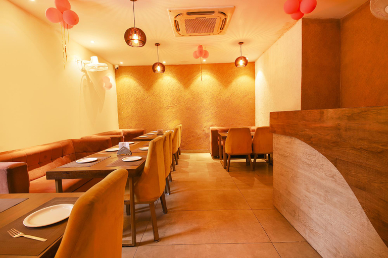 Restaurant 5, Fabhotel The Glory, Garhwal