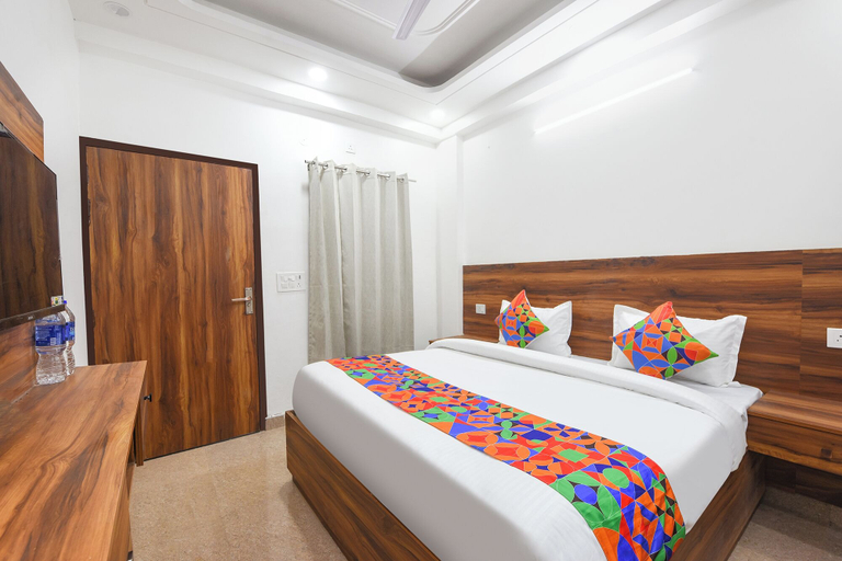 Room 4, Fabhotel Sky Sector 76, Gurgaon
