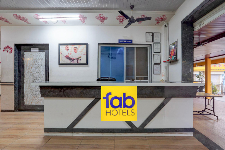Reception 5, Fabhotel Raj, Pune