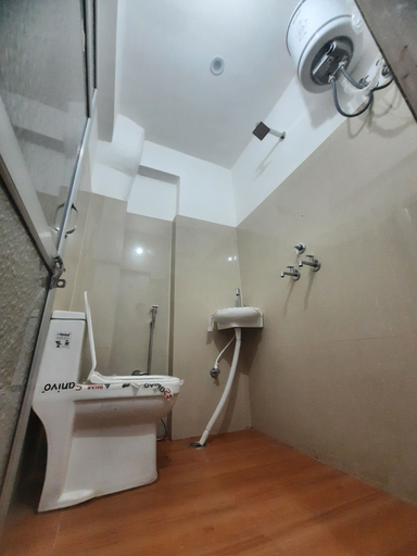 Bathroom, Hotel Aditya Bikaner, Bikaner