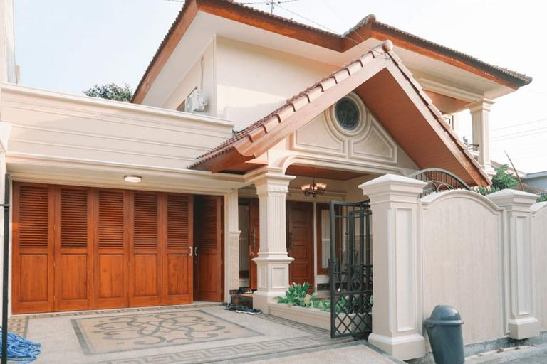 Exterior & Views 1, Fernasya Guest House, Bantul
