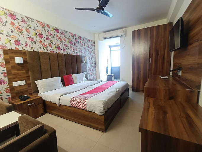 Room 5, Collection O Lansdowne Viewpoint, Garhwal