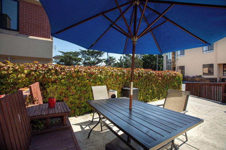 Others 3, Vagabond Inn Monterey, Monterey