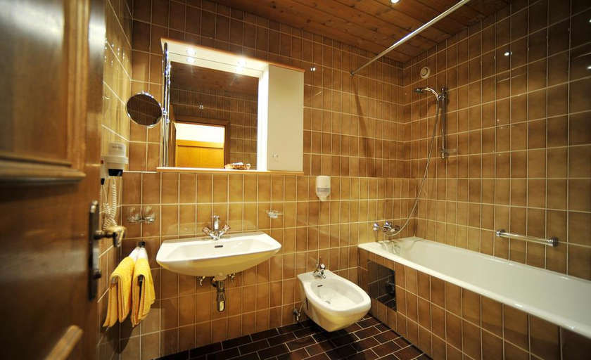 Bathroom 4, Thermal Badhotel Kirchler, Schwaz