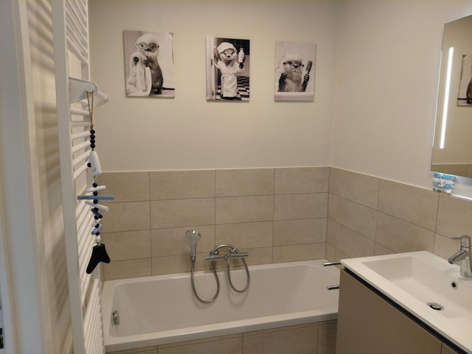 Bathroom 5, Luxury Apartment With Pool & Parking, West-Vlaanderen