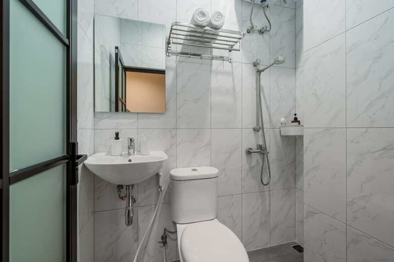 Bathroom 5, Cove Haven, Surabaya