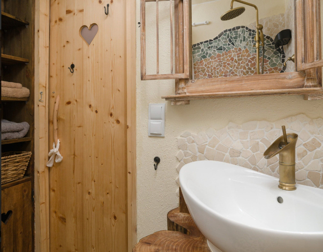 Bathroom 2, Comfortable Apartment With Terrace, Close to Beach, Kołobrzeg
