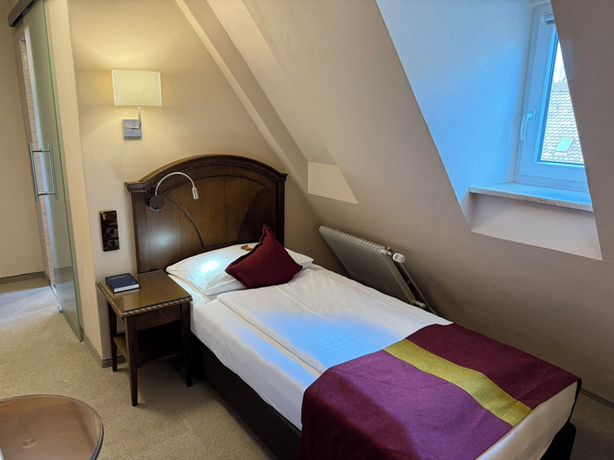 Bedroom 3, Burghotel Nürnberg, Nürnberg