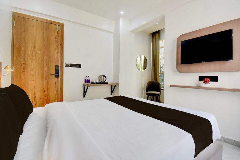 Room 4, POP 84260d Hotel City Centre, Pune