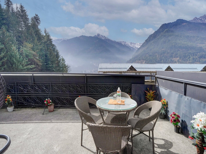Outdoor dining 5, Hotel O Vashisht Temple, Kullu