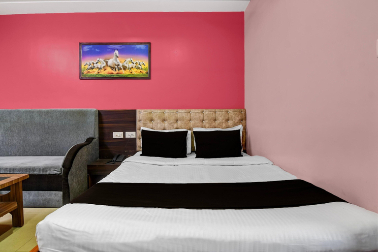 Room 4, Hotel O Cooch Behar, Koch Bihar