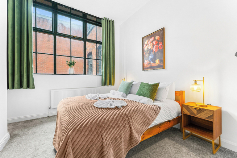 Room 2, 2 Double Beds - Sleeps 4 - Parking - Wifi, Birmingham