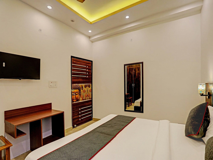 Room 4, Classic With Balcony Admire55, Gautam Buddha Nagar