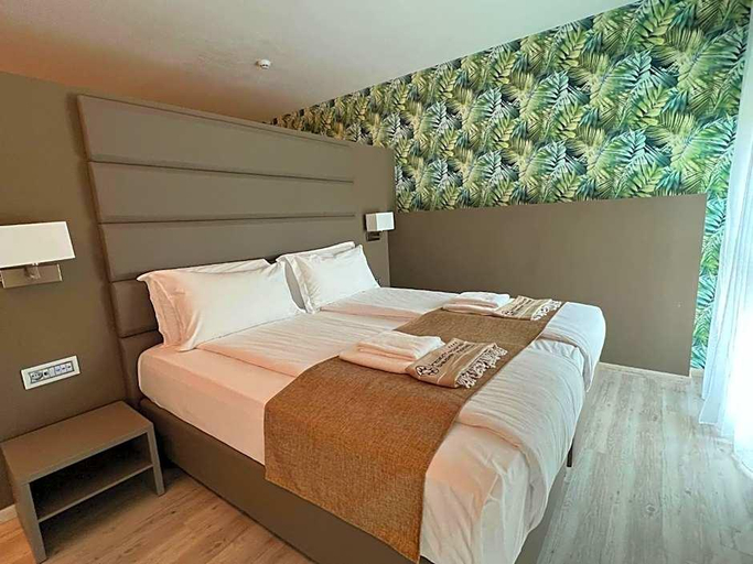 Bedroom 2, International Beach Hotel, Udine