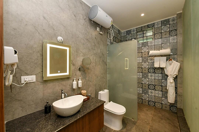 Bathroom, Inventree Aranya Resort & Spa, Kodagu