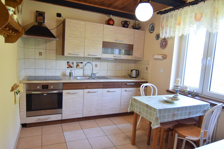 Private kitchen, Large Holiday Home With Private Garden, Wejherowo