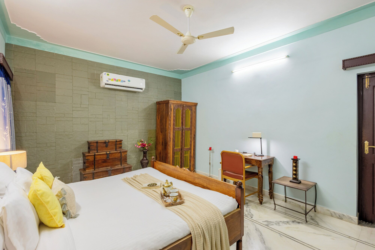 Room 5, Alaya Stays Abhimanyu Mansion Topaz 2BHk, Udaipur