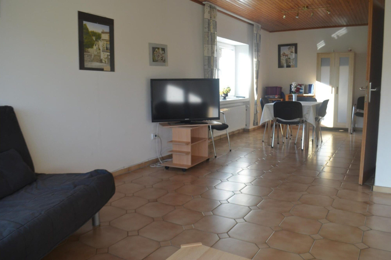 Living room 4, Ferienwohnung fur Neun Personen in Homberg, Schwalm-Eder-Kreis