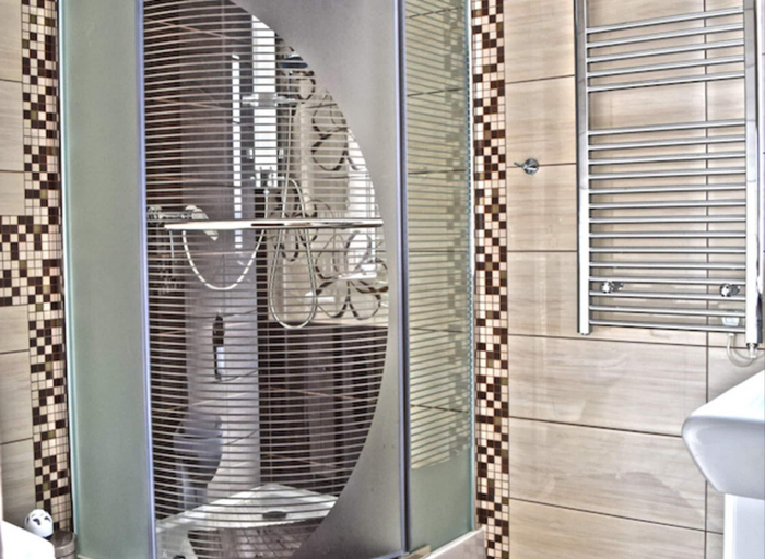 Bathroom 3, Large House With Private Garden, Right on the Lake, Świebodzin